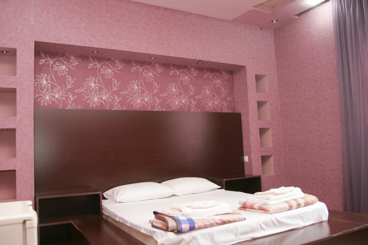 Eleon Hotel Kutaisi Exterior photo